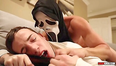 Married guy with sexy brunette