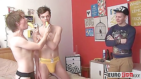 Sexy cutie loves to fuck