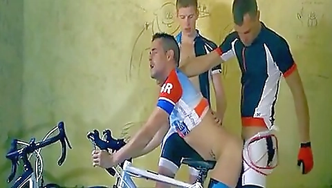 Sexy babe ride cropper a hot dick