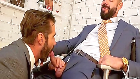 Sexy coupl moon in whippedass video