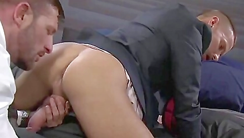 Hawt babe's anal fuck with a sexy body
