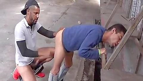 Impro pip anal fucking with a friend