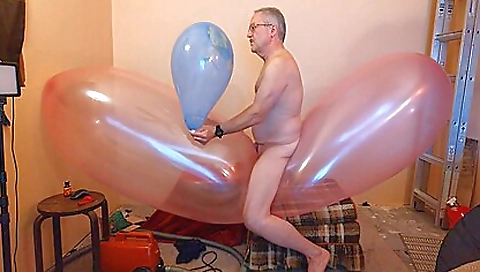 Mature woman is a good blowjob yead by double